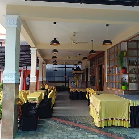 Meghdoot River Resort Kochi Dış mekan fotoğraf