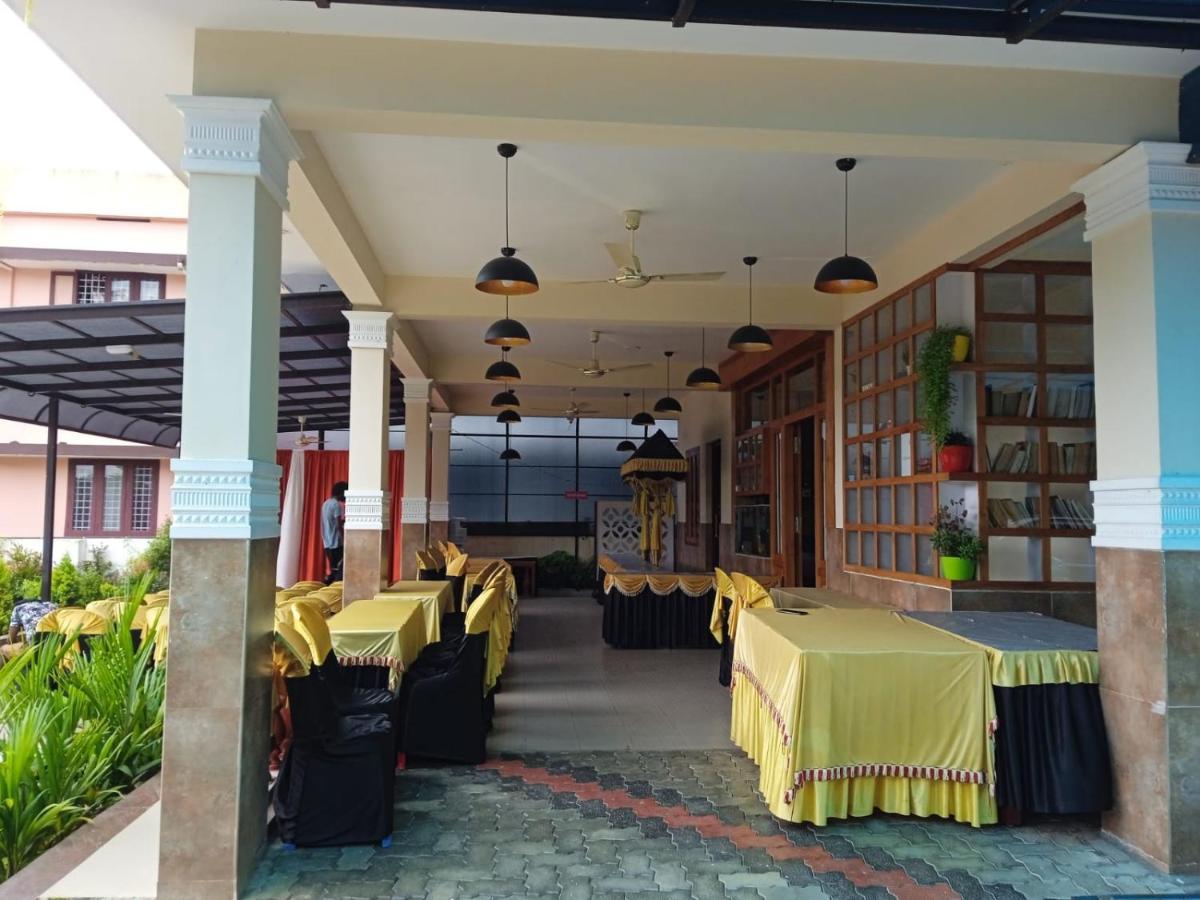 Meghdoot River Resort Kochi Dış mekan fotoğraf